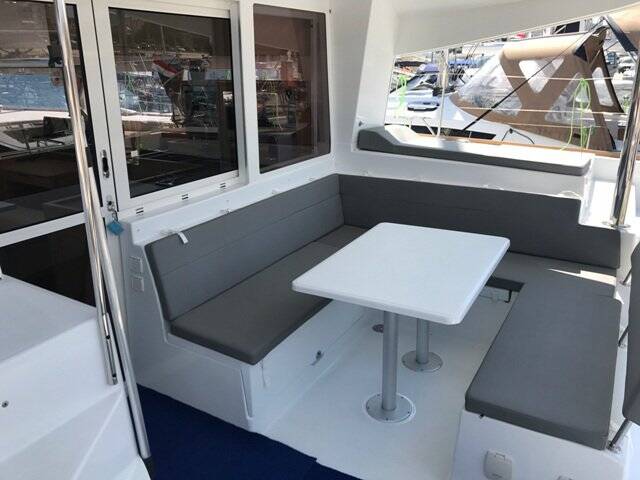 Catamaran Lagoon 400 S2 Tulip