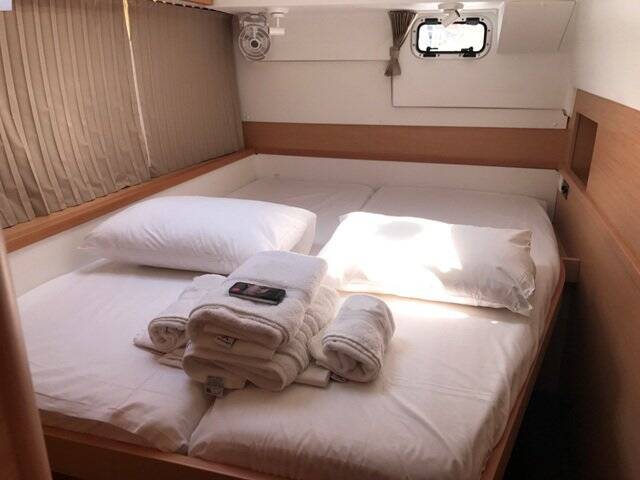 Catamaran Lagoon 400 S2 Tulip