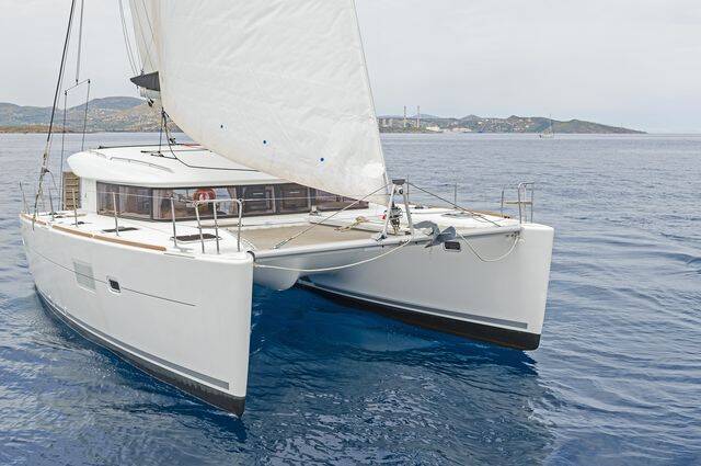 Katamaran Lagoon 400 S2 Libre