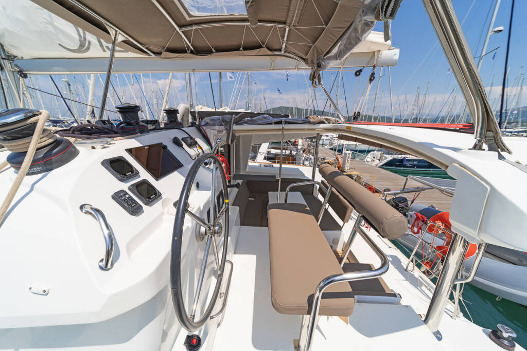 Catamaran Lagoon 400 S2 Vicky