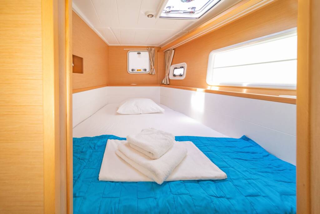 Catamaran Lagoon 400 S2 Vicky