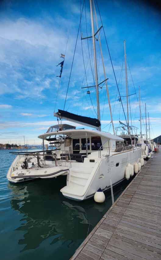 Catamaran Lagoon 400 S2 Shyva