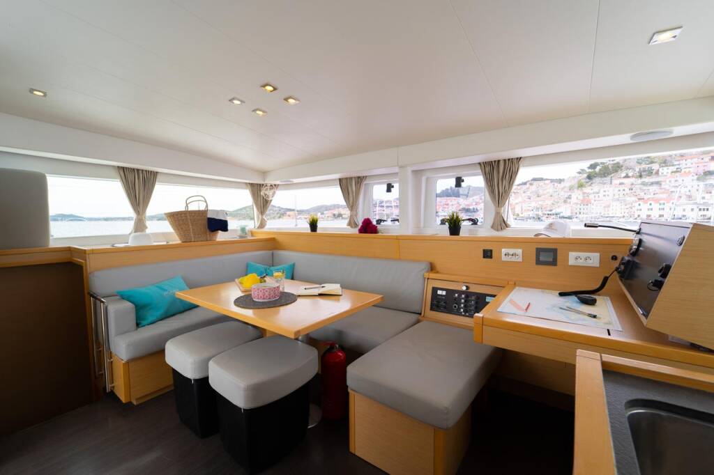 Catamaran Lagoon 400 S2 Secret of Life