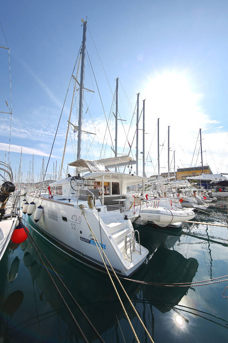 Katamaran Lagoon 400 S2 Elea