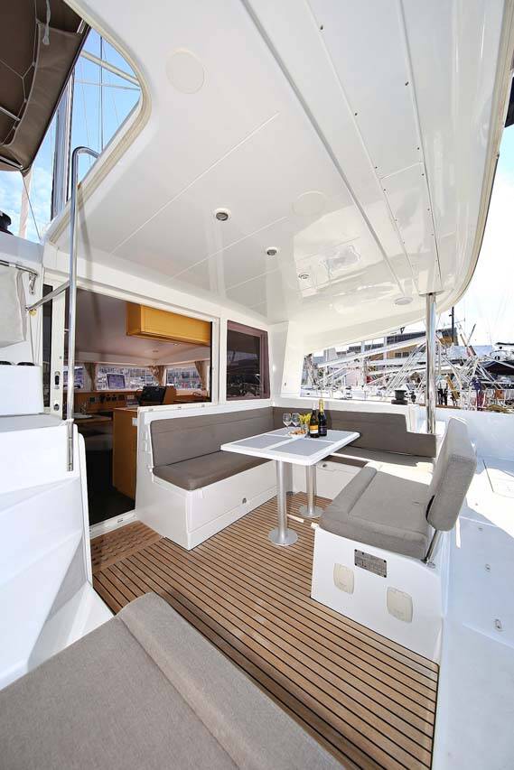 Catamaran Lagoon 400 S2 Elea