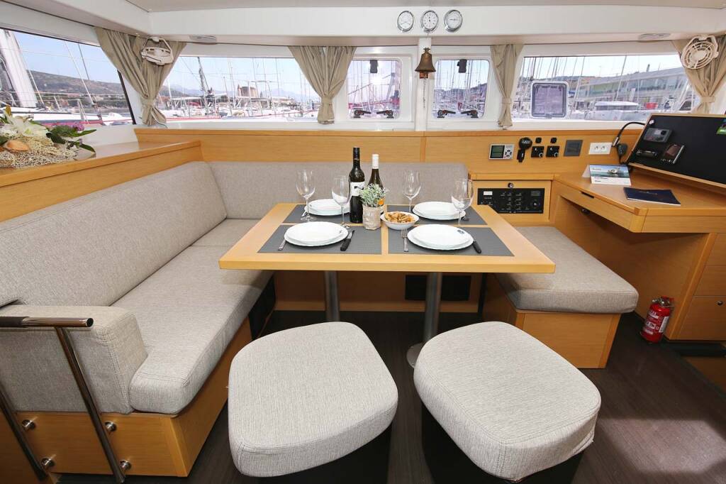 Catamaran Lagoon 400 S2 Elea