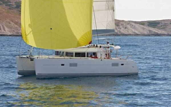 Lagoon 400 Christina Athens, Alimos marina