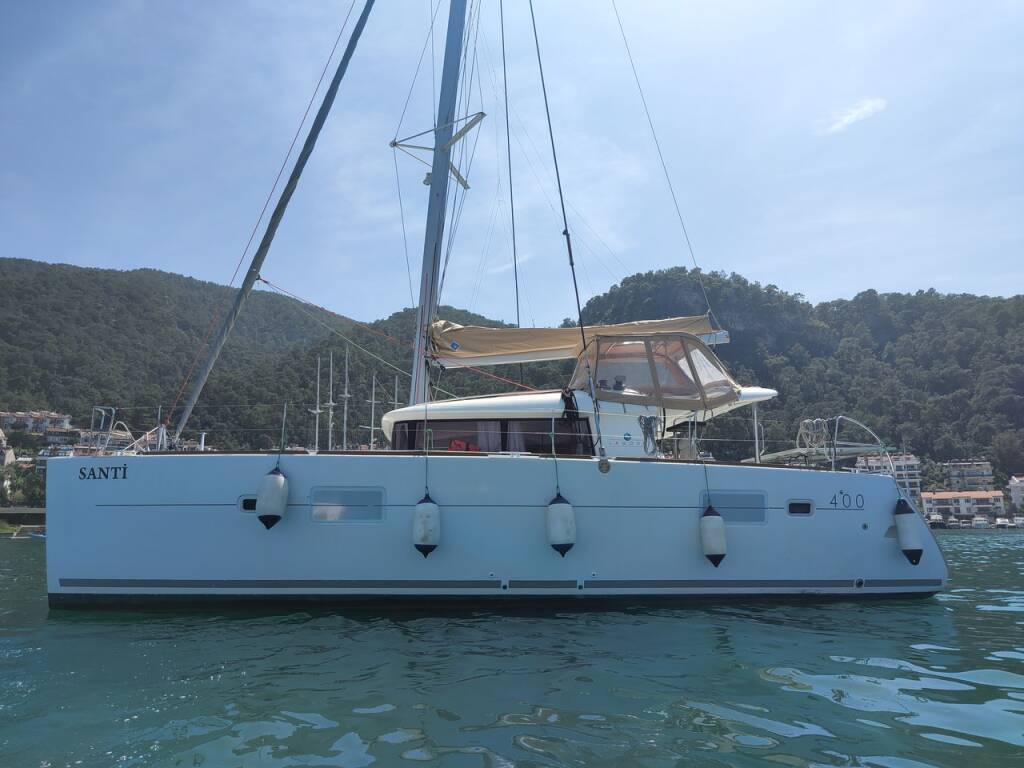 Katamaran Lagoon 400 Santi