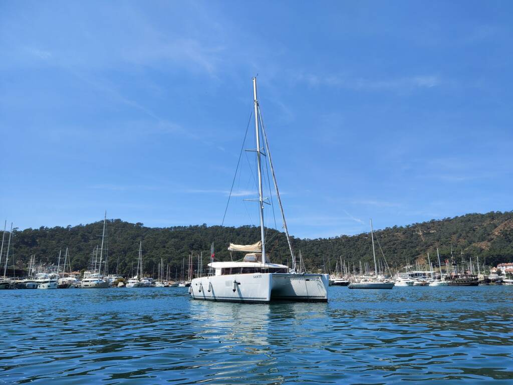Katamaran Lagoon 400 Santi