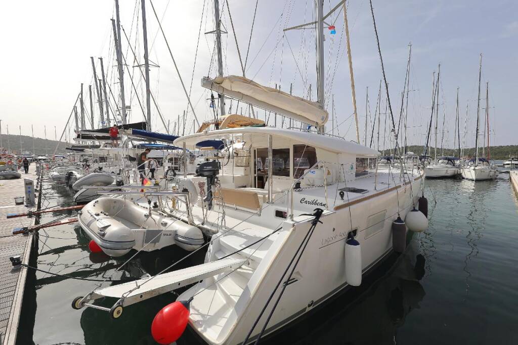 Catamaran Lagoon 400 Caribbean