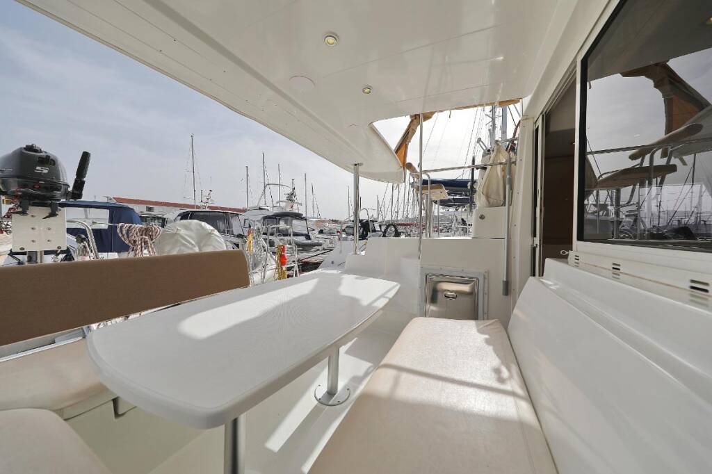 Catamaran Lagoon 400 Caribbean