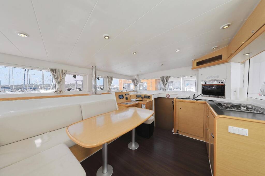 Catamaran Lagoon 400 Caribbean