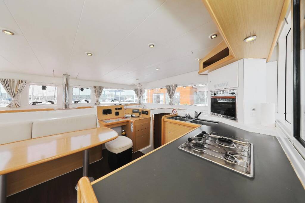 Catamaran Lagoon 400 Caribbean