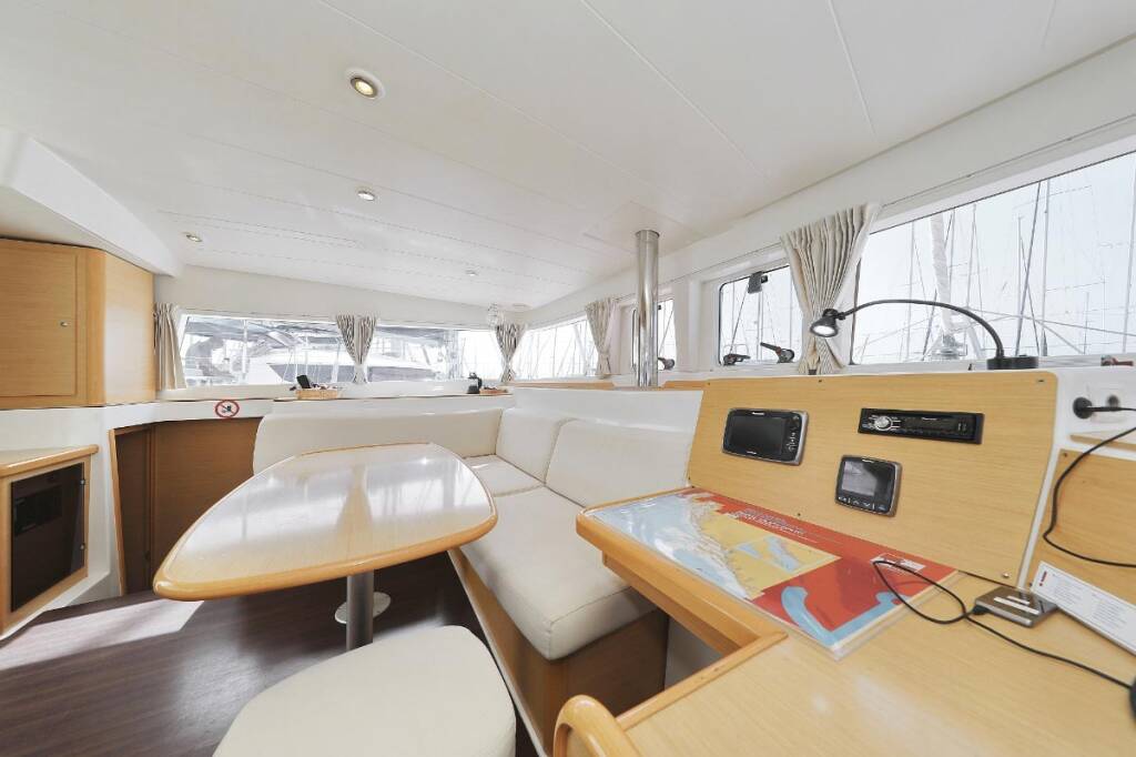 Catamaran Lagoon 400 Caribbean