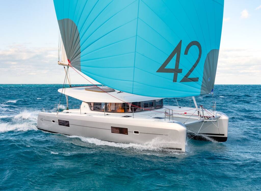 Catamaran Lagoon 42 OW Akala