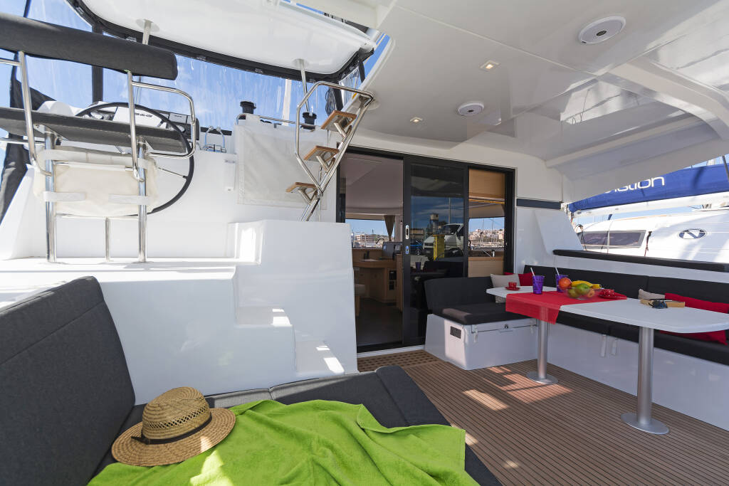 Catamaran Lagoon 42 Amici