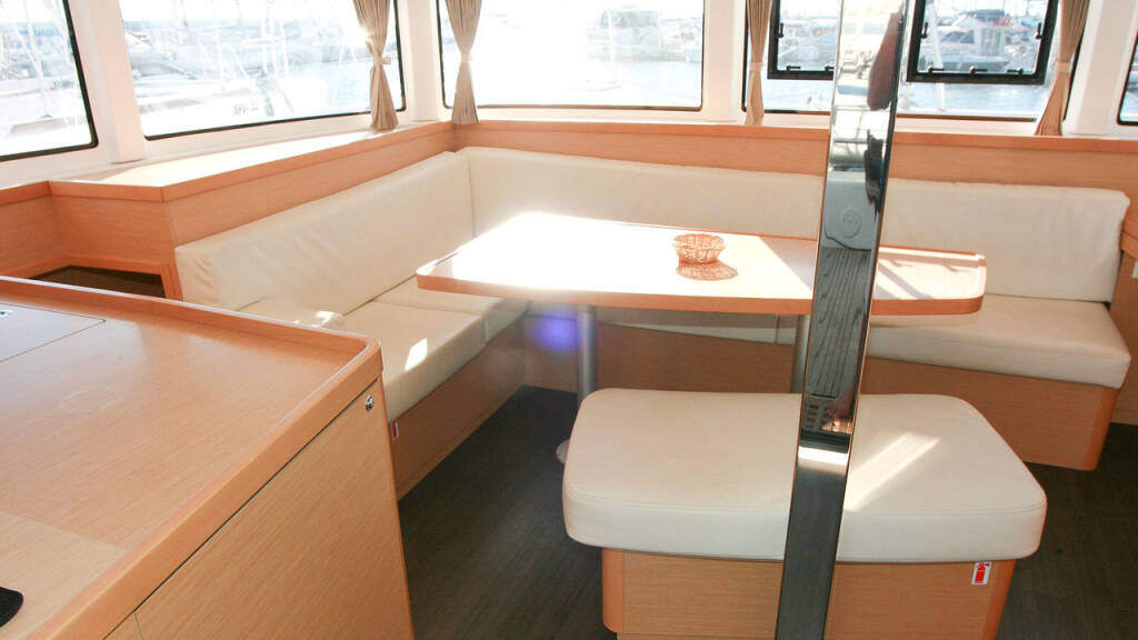 Catamaran Lagoon 42 Moonlight