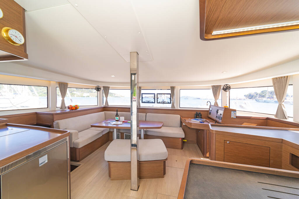 Catamaran Lagoon 42 Marou