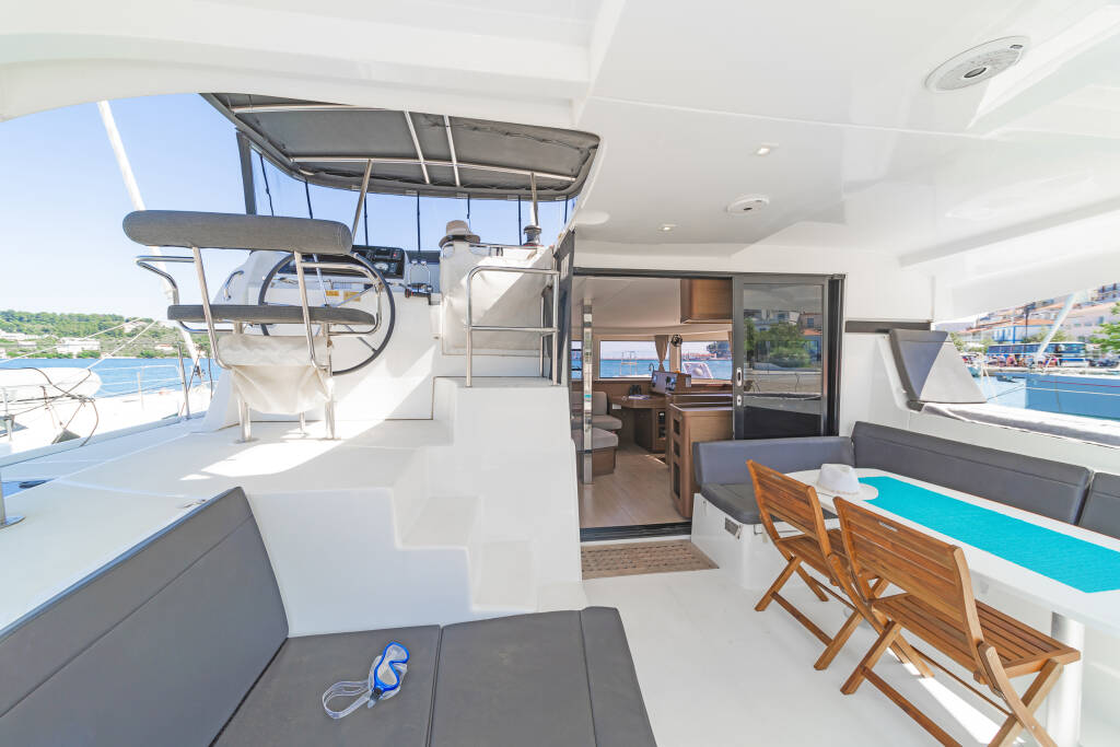 Catamaran Lagoon 42 Marou