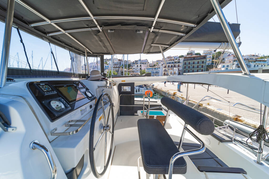 Catamaran Lagoon 42 Marou