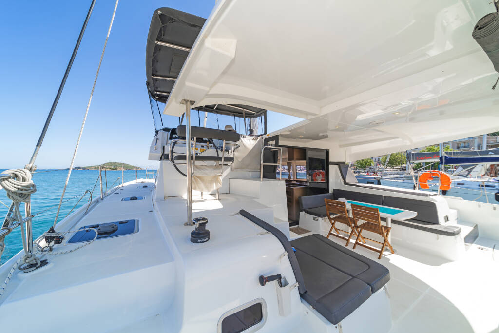 Catamaran Lagoon 42 Marou