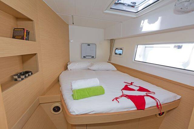 Catamaran Lagoon 42 Wind Whisper 