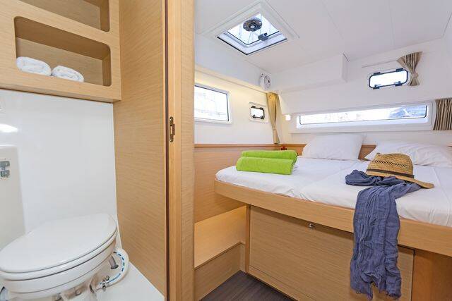 Catamaran Lagoon 42 Wind Whisper 