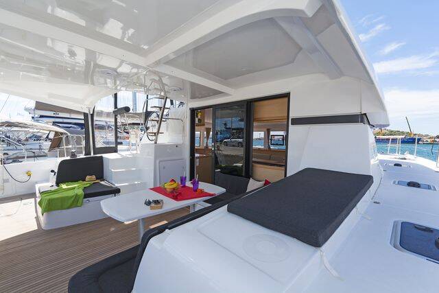 Catamaran Lagoon 42 Wind Whisper 