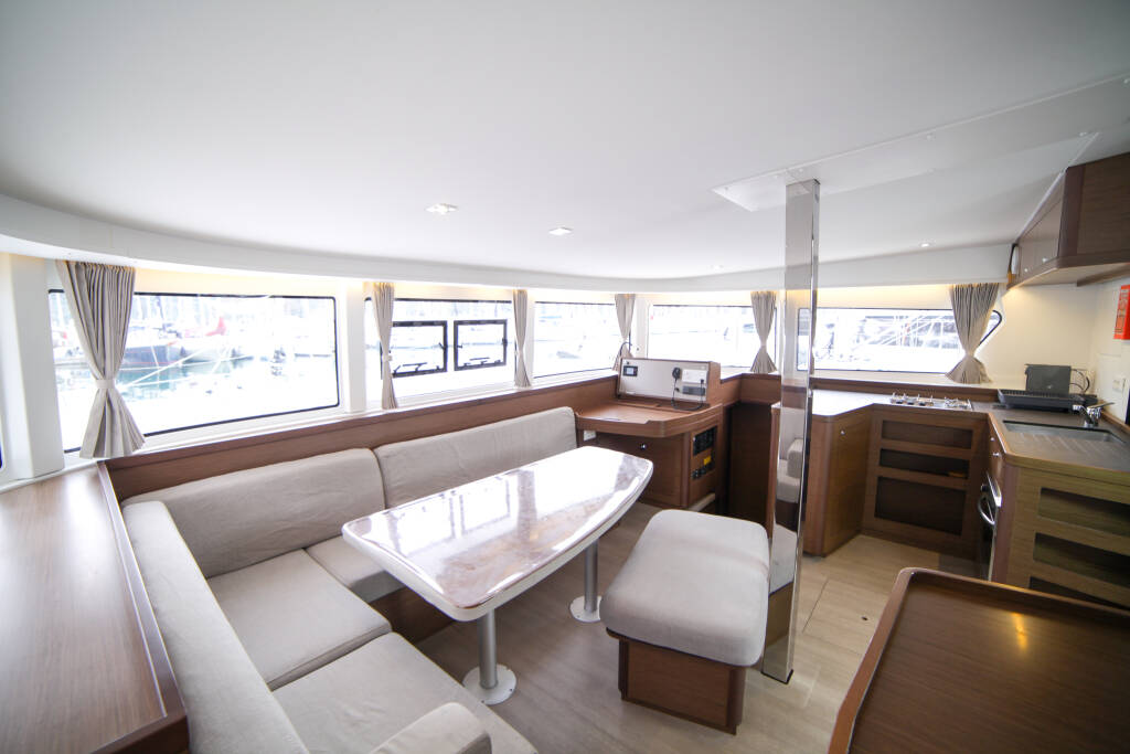 Catamaran Lagoon 42 Sail Adasu