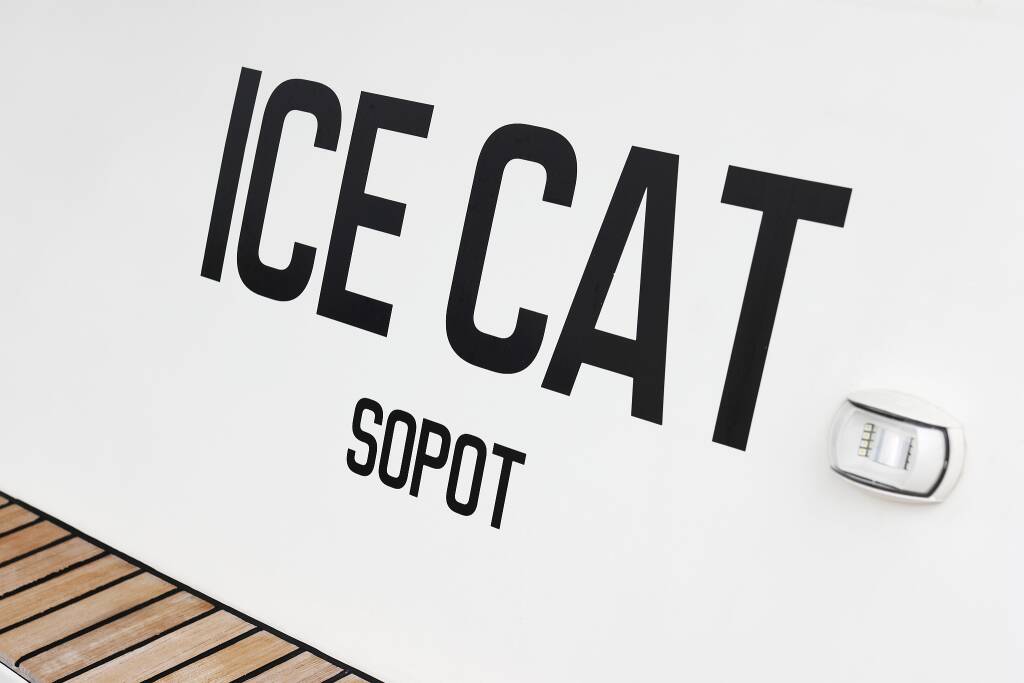 Catamaran Lagoon 42 Ice Cat