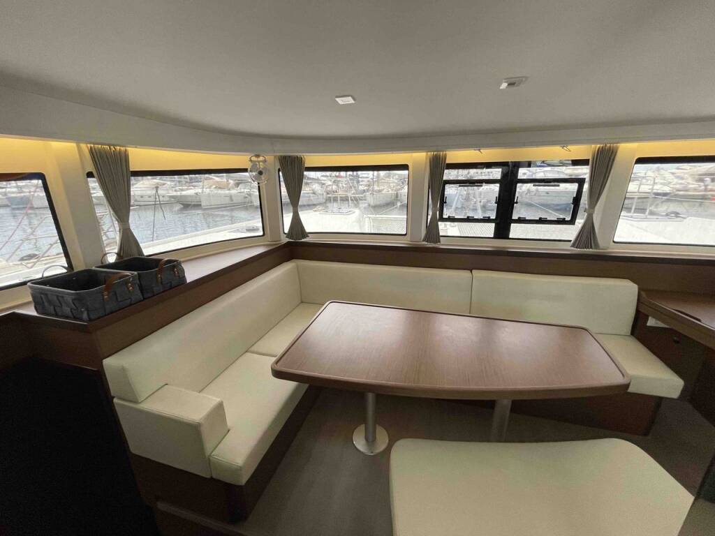 Catamaran Lagoon 42 Rosa Dei Venti