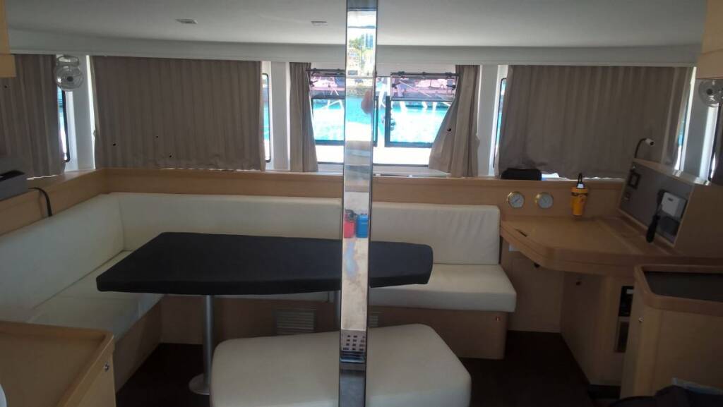 Catamaran Lagoon 42 Aeolian Breeze