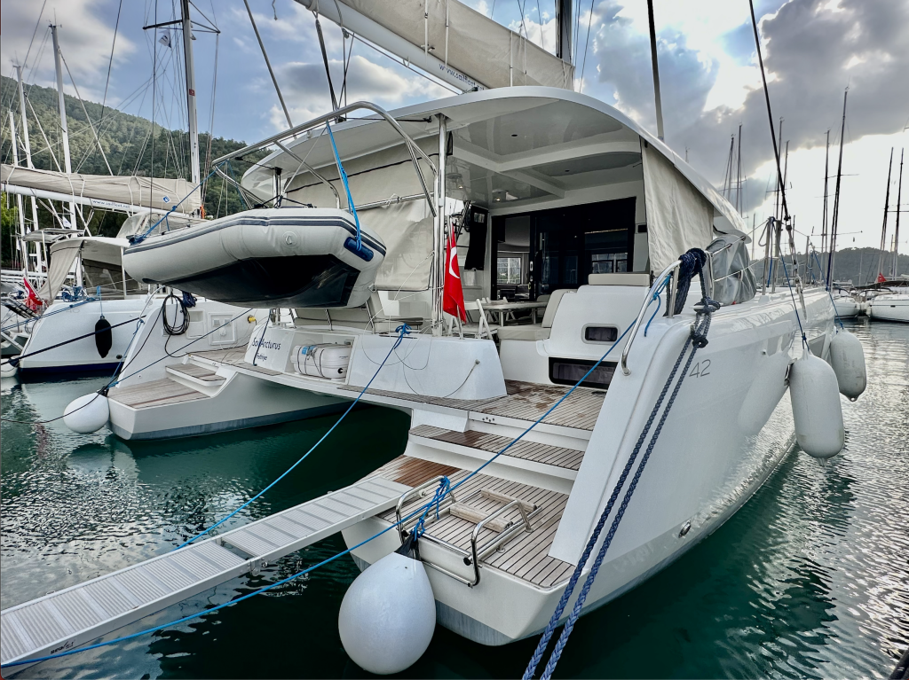 Catamaran Lagoon 42 Sail Arcturus