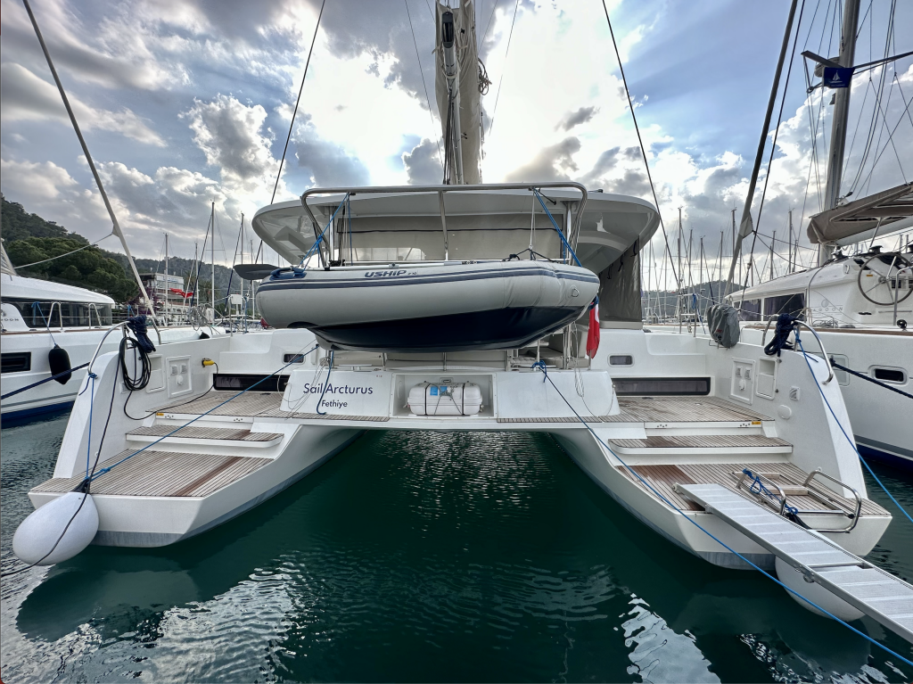 Catamaran Lagoon 42 Sail Arcturus