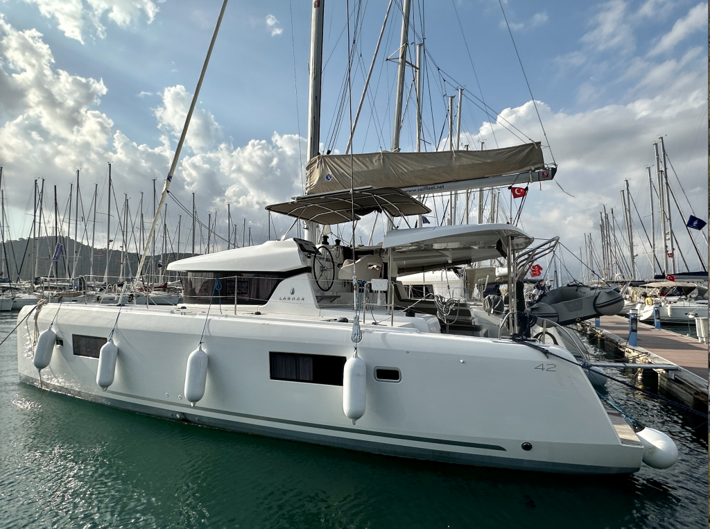 Catamaran Lagoon 42 Sail Arcturus
