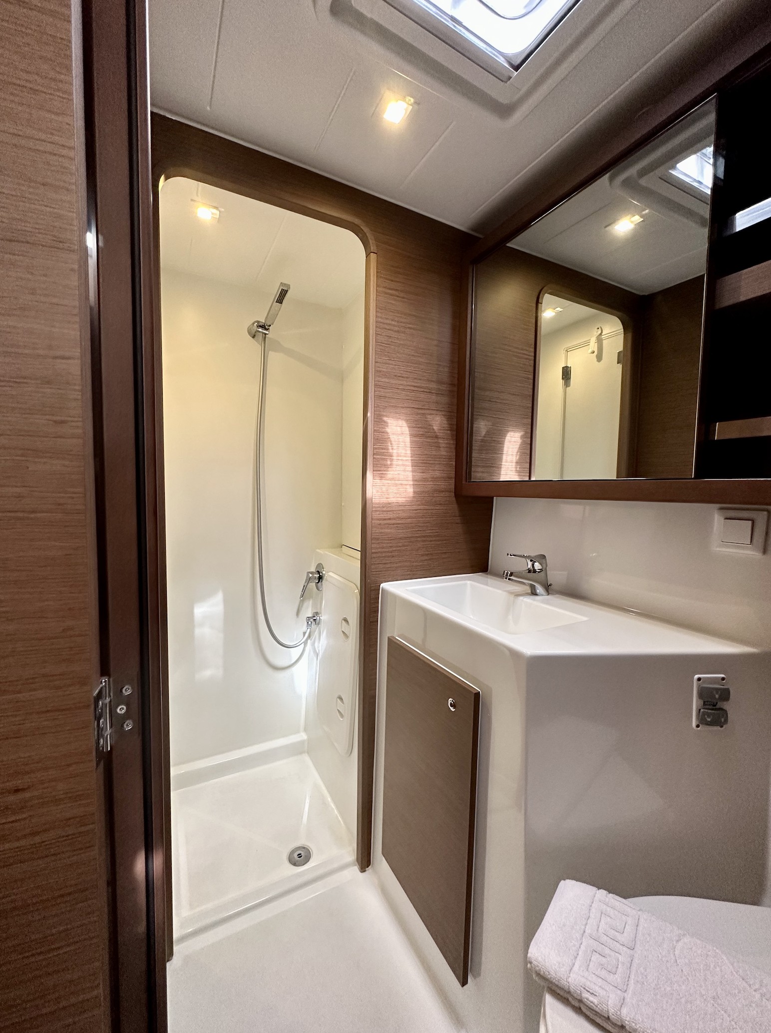 Catamaran Lagoon 42 Sail Arcturus