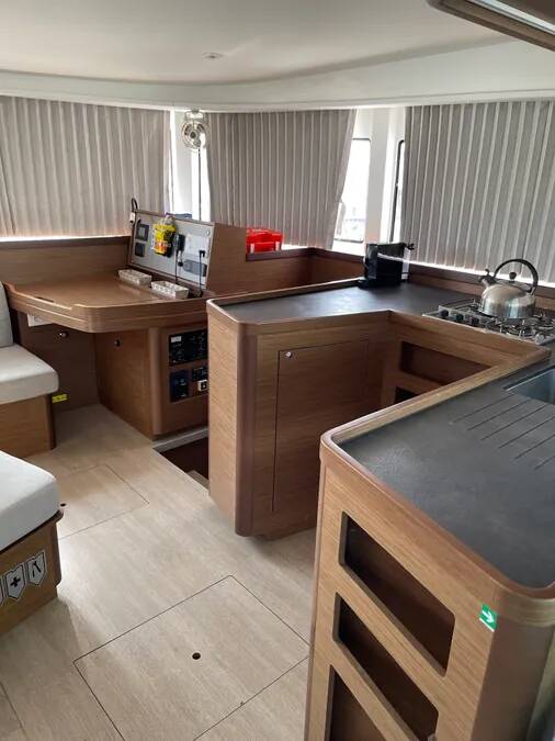 Catamaran Lagoon 42 Tethys