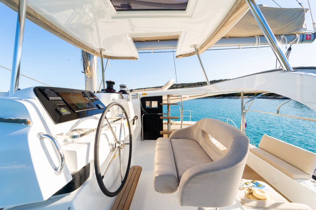 Catamaran Lagoon 42 Serenity