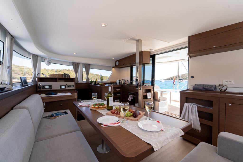 Catamaran Lagoon 42 Serenity