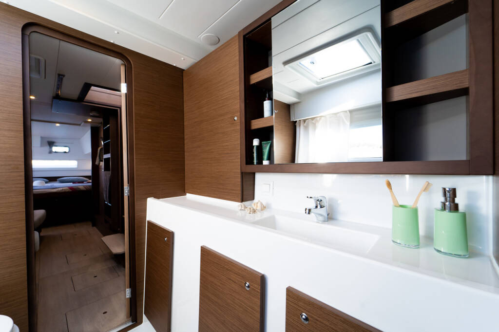 Catamaran Lagoon 42 Serenity
