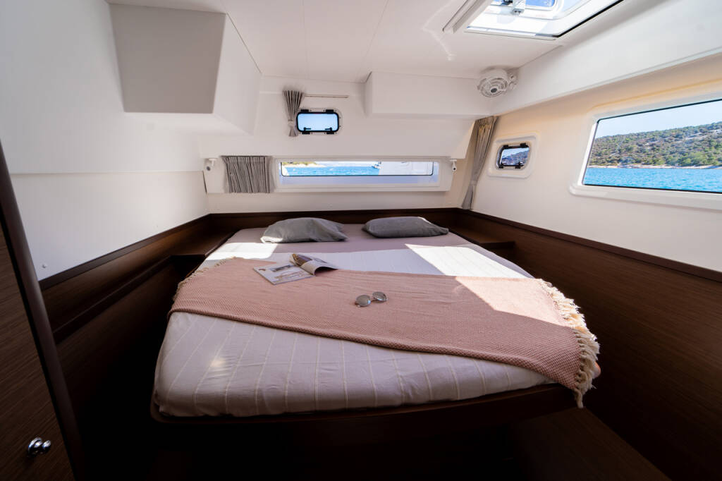 Catamaran Lagoon 42 Serenity