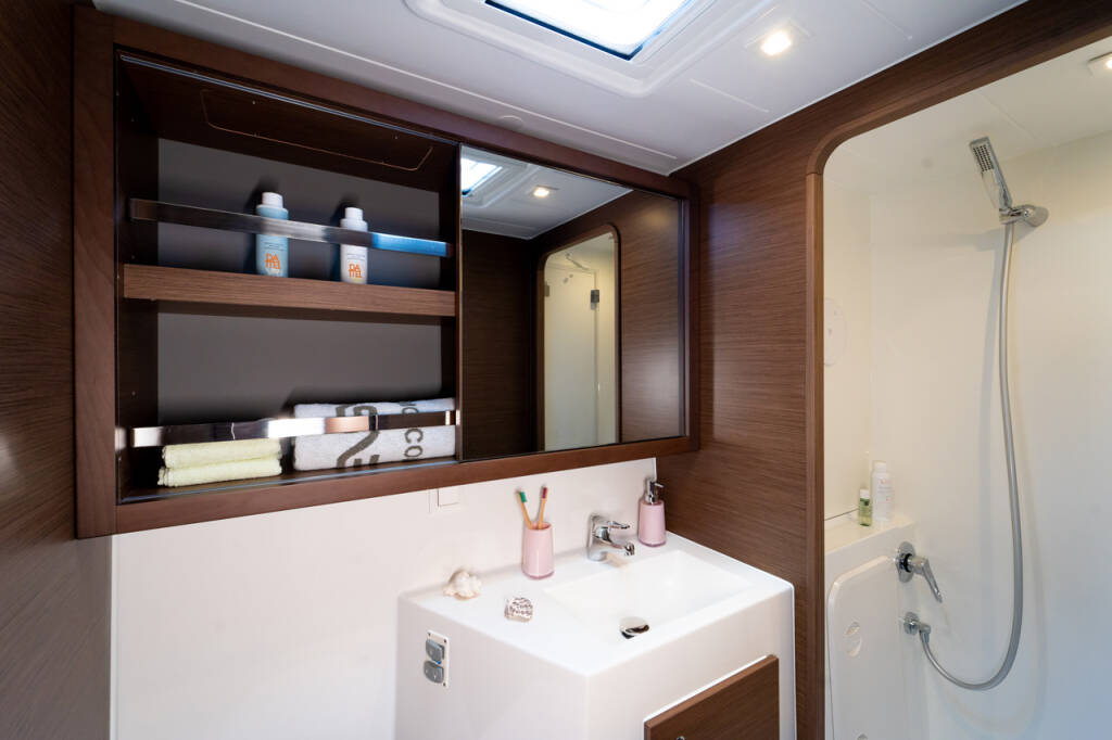 Catamaran Lagoon 42 Serenity