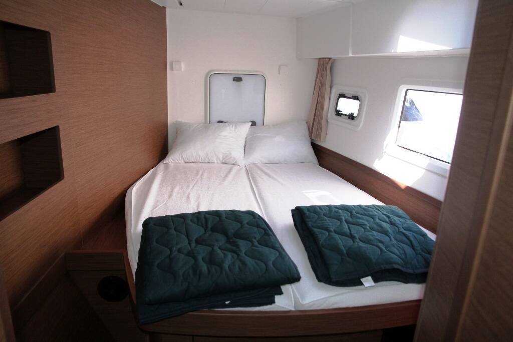 Katamaran Lagoon 42 George A