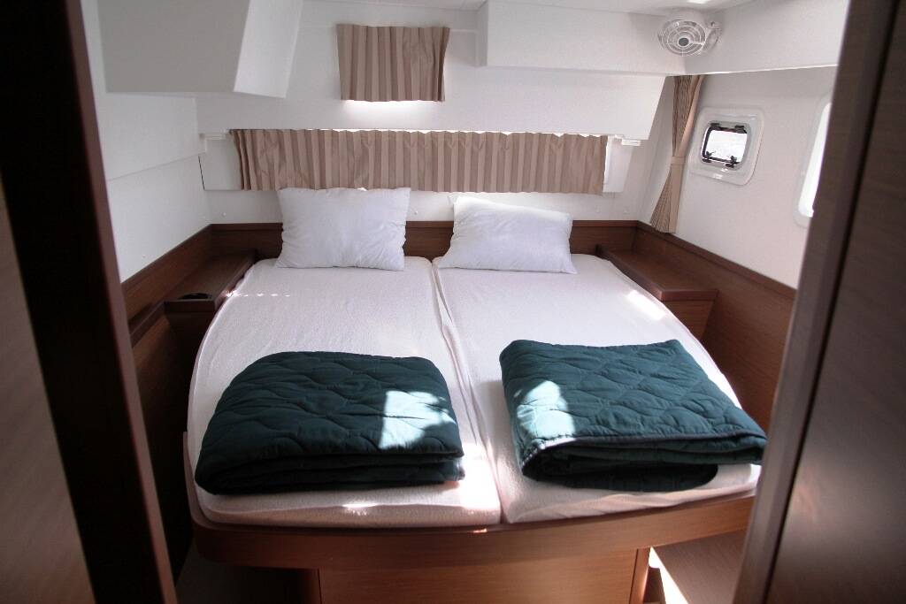 Katamaran Lagoon 42 George A