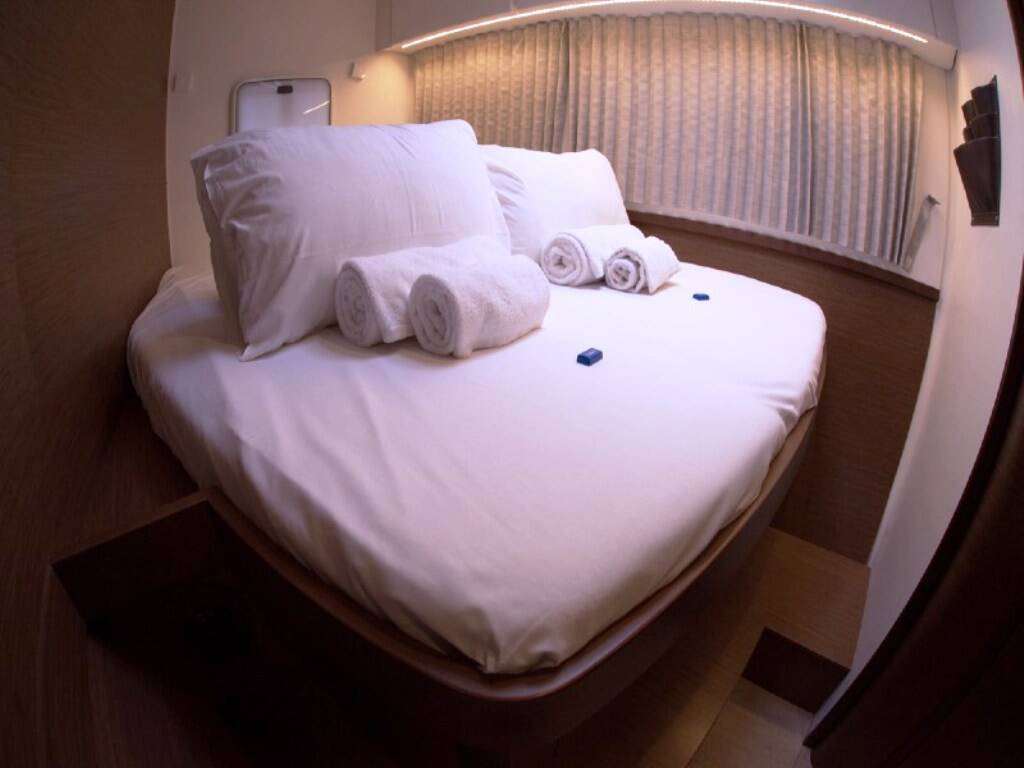 Catamaran Lagoon 42 Stolos