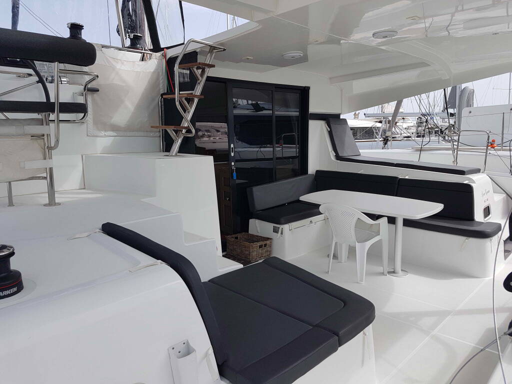 Catamaran Lagoon 42 ECONOMY