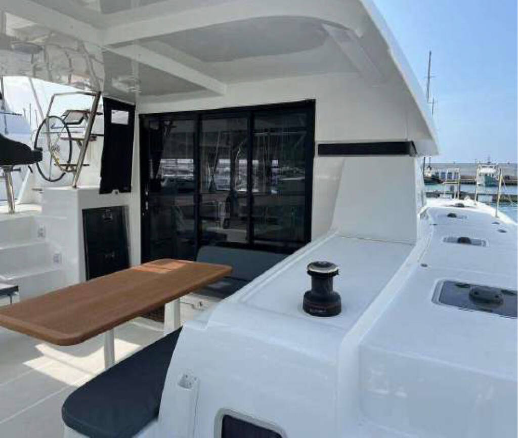 Catamaran Lagoon 42 PRESTIGE