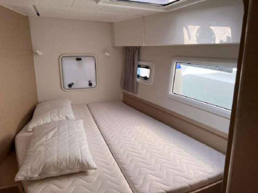 Catamaran Lagoon 42 PRESTIGE