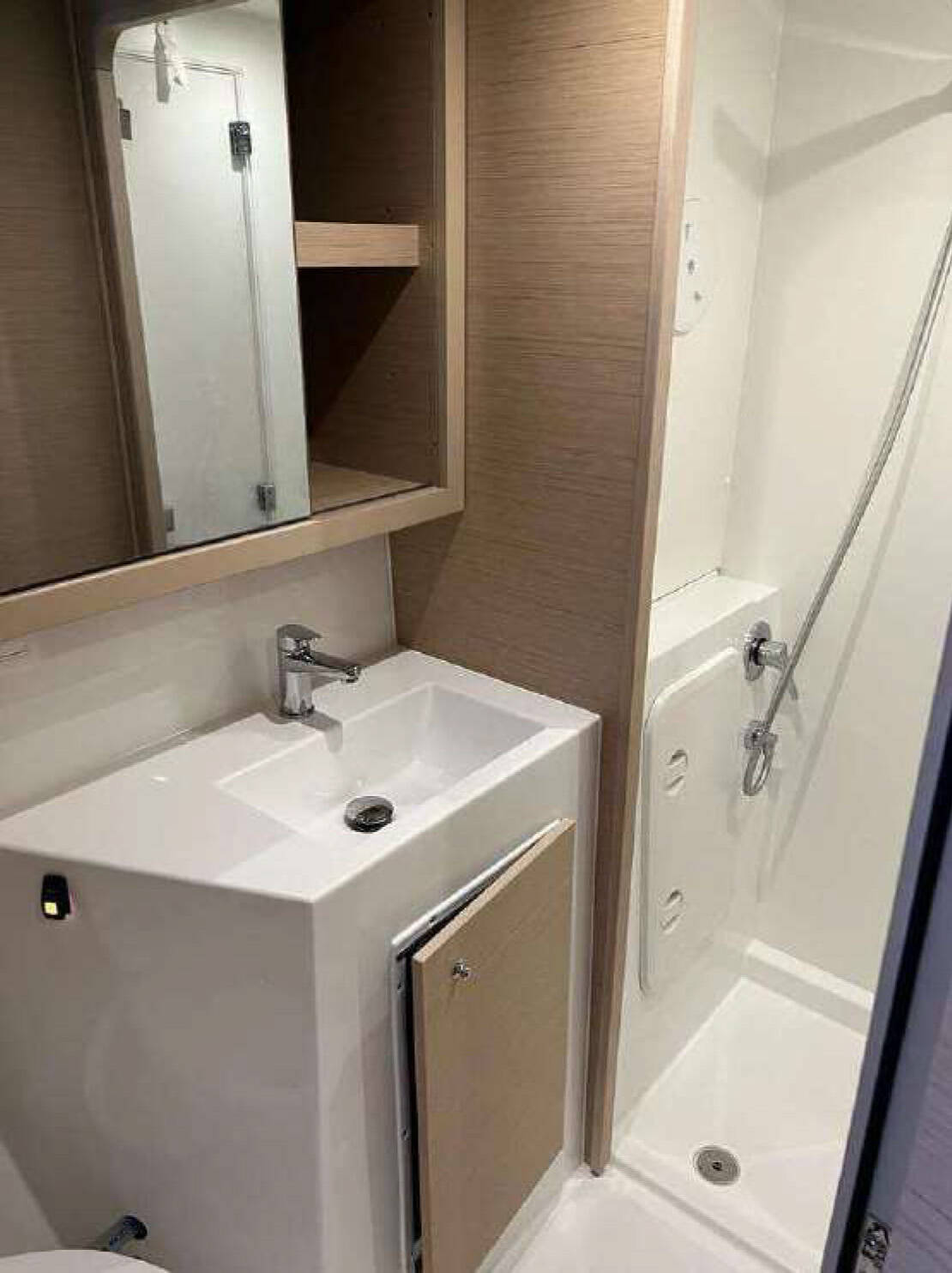 Catamaran Lagoon 42 PRESTIGE