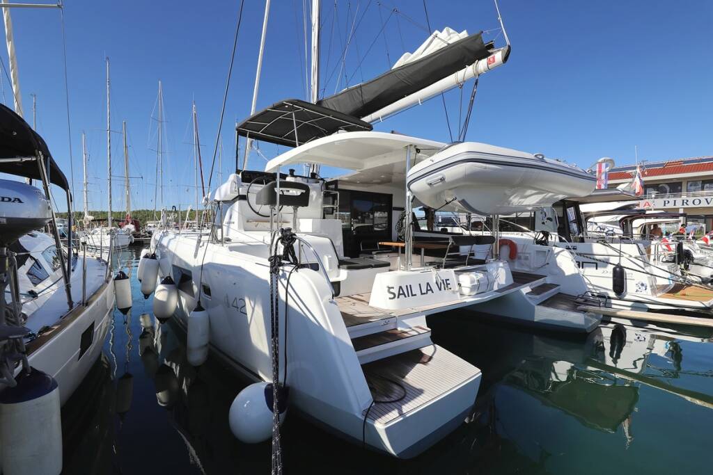 Catamaran Lagoon 42 Sail la Vie